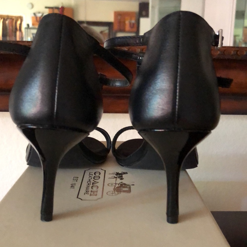 Calvin Klein Patent/Leather T strap Heel - Picture 3 of 5